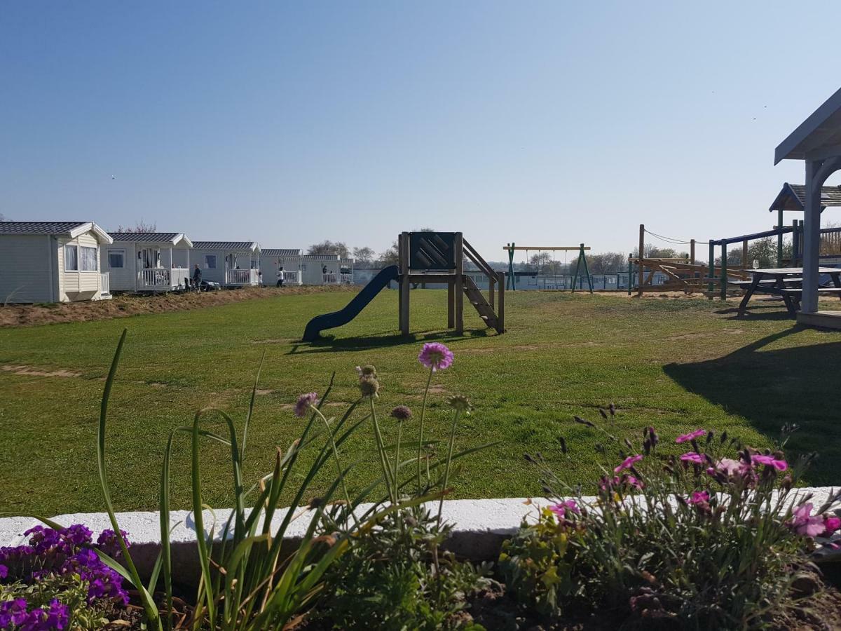 218 - 2 Bed Chalet, Belle Aire, Beach Road, Hemsby, Nr29 Екстериор снимка
